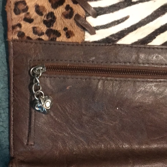 Brand new never used wallet really nice just not my style :) - Picture 2 of 4